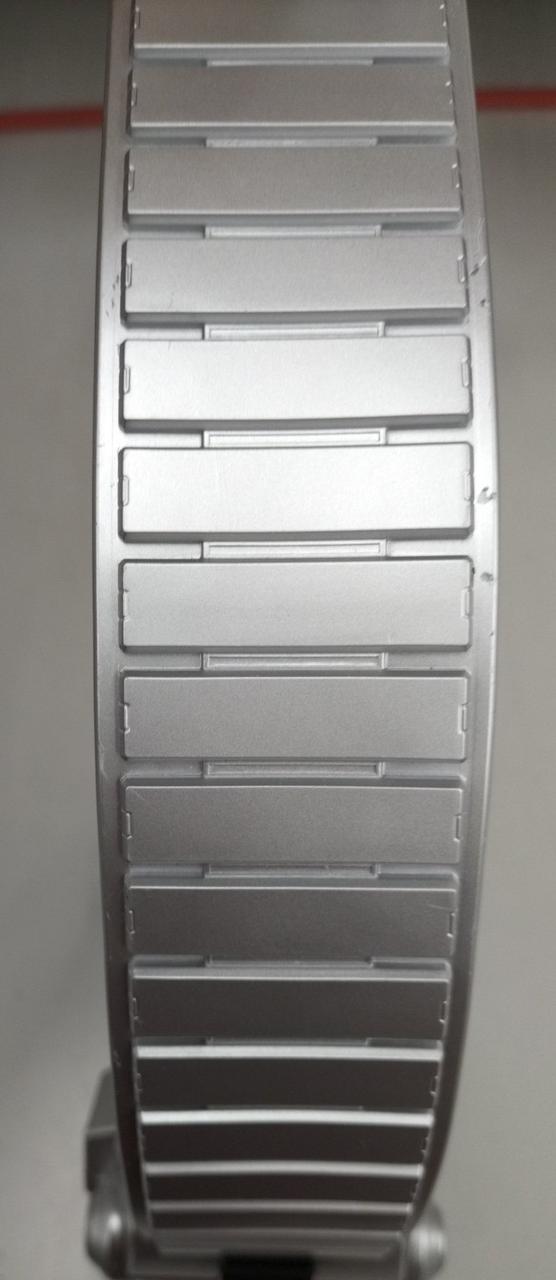 ベルト全体に傷、塗装剥げ、使用感有り