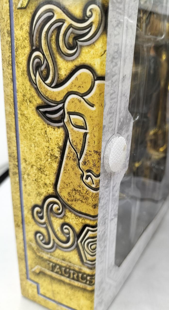 マジックテープ貼り付いています。