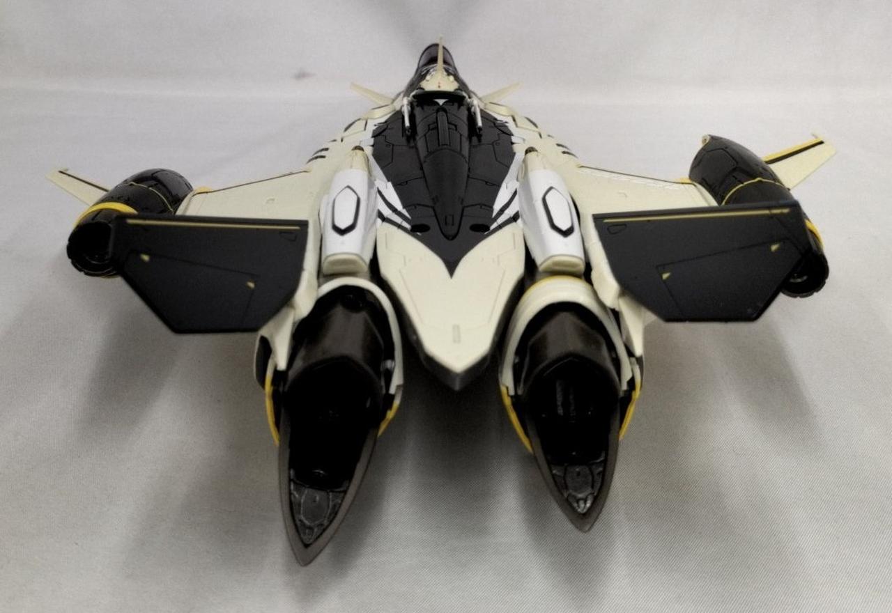 全体変色、傷有り