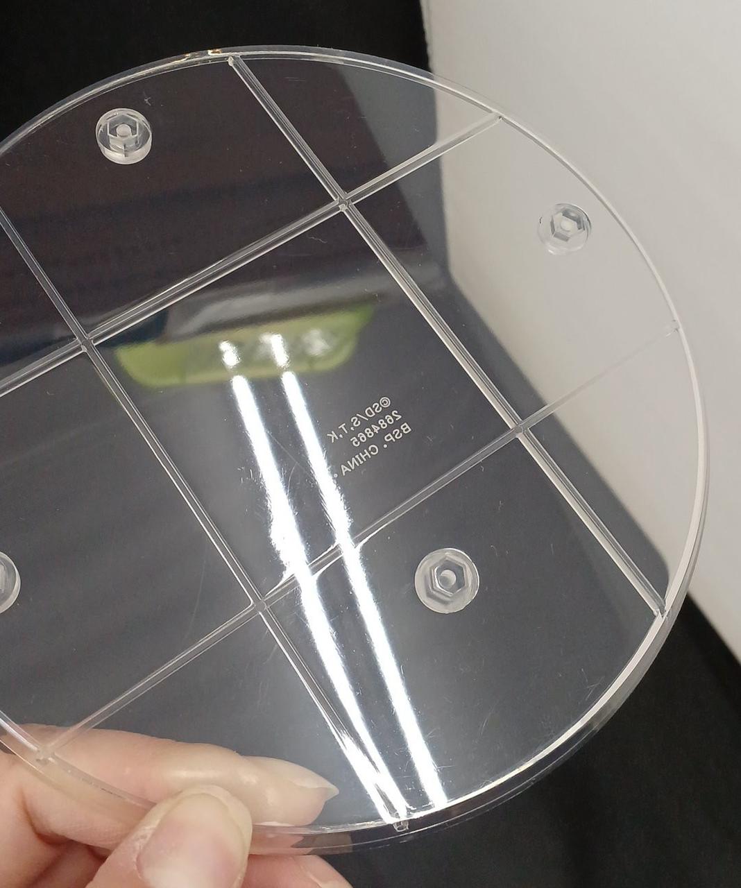 台座には薄い傷有り