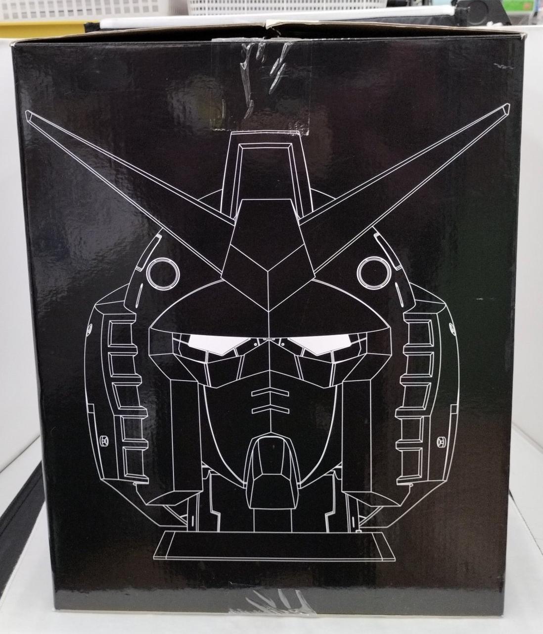 箱に擦れ傷、ダメージ有り