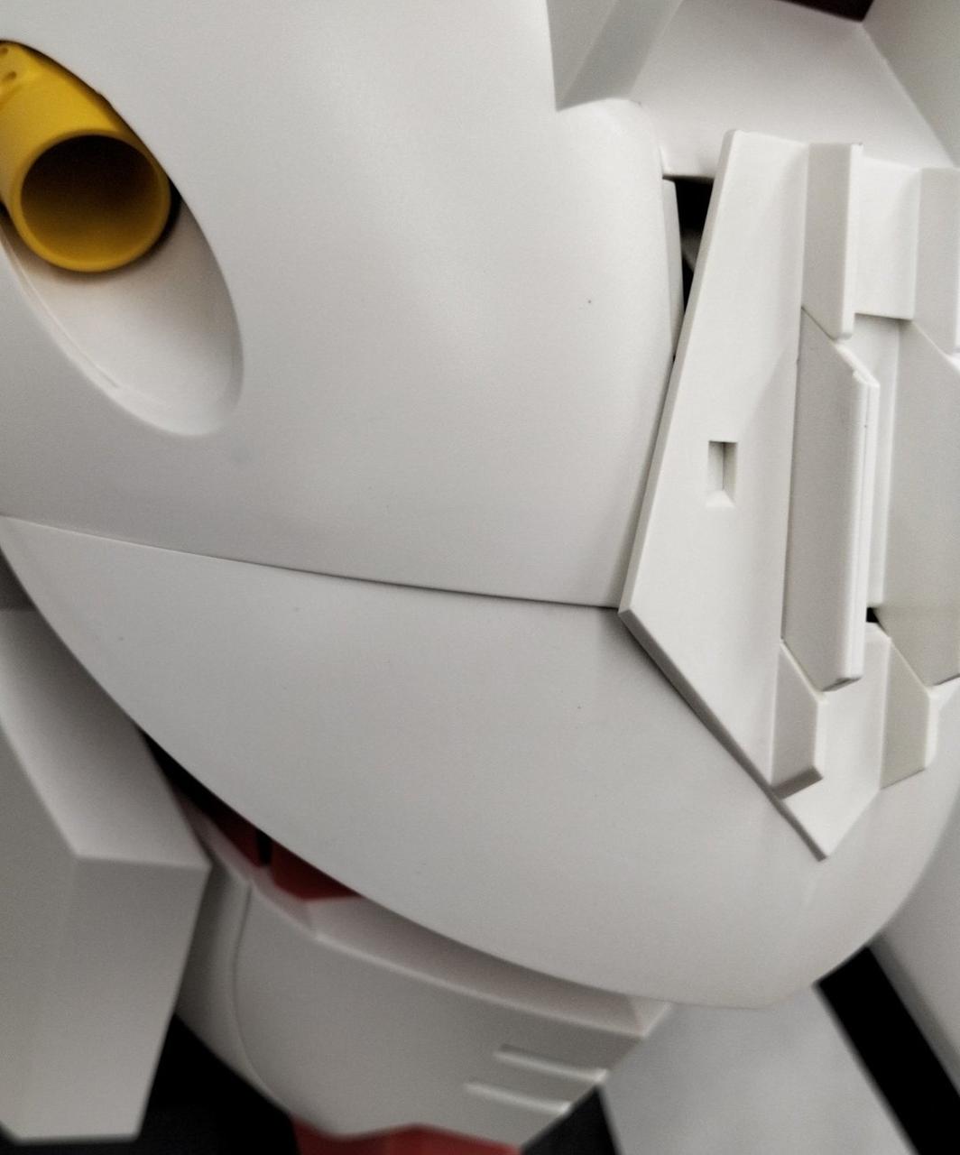 写真以外の箇所にも複数黒い点が有ります