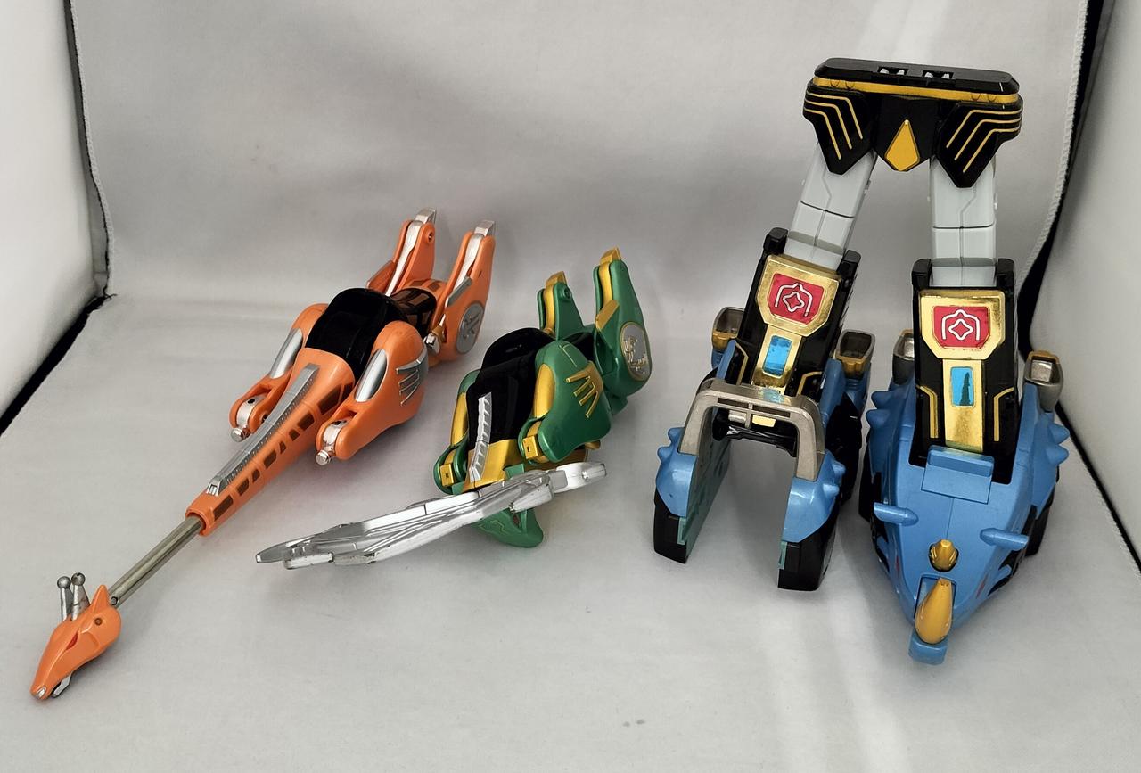 全体的にキズ・汚れ・塗装剥げ有り。