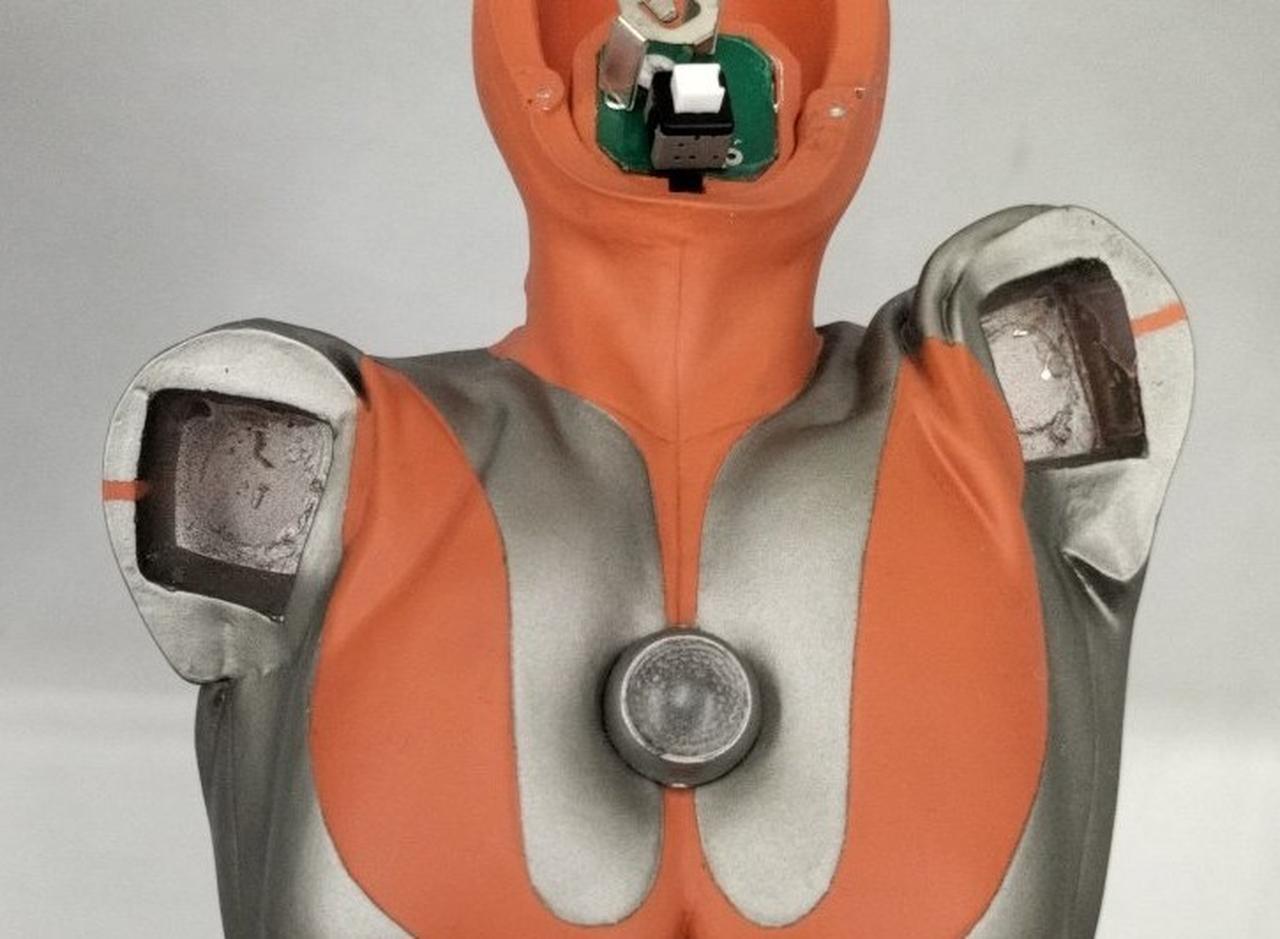 凹凸部分に塗装剥げ有り