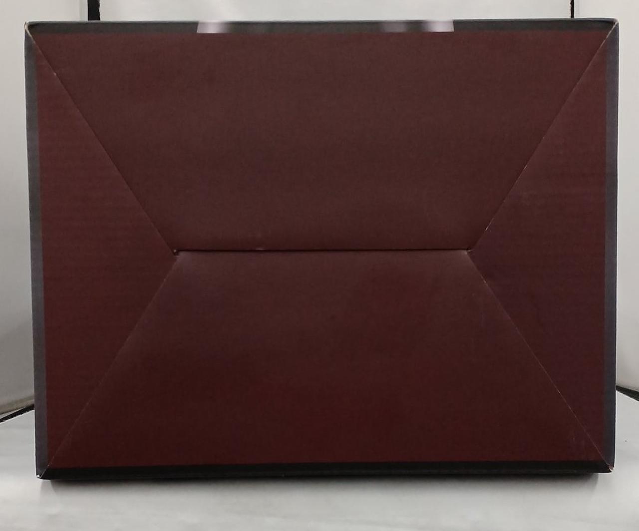 箱に擦れ傷、ダメージ有り