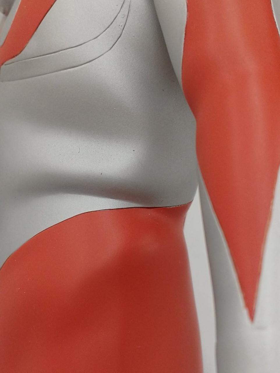 薄い擦れ傷有り