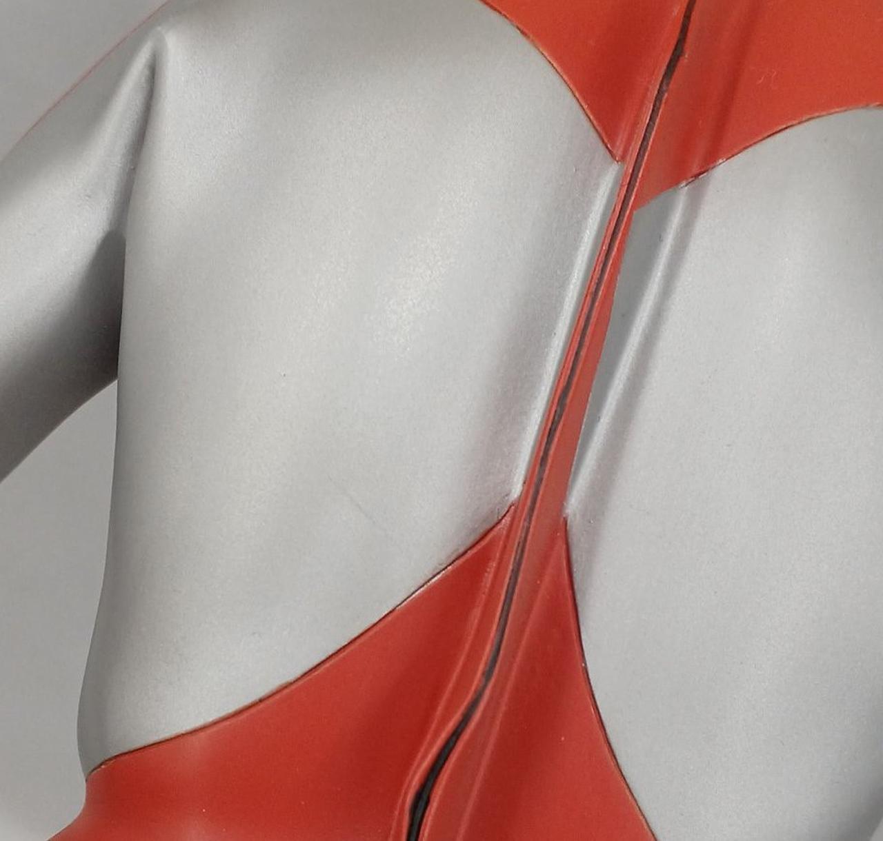 薄い擦れ傷有り