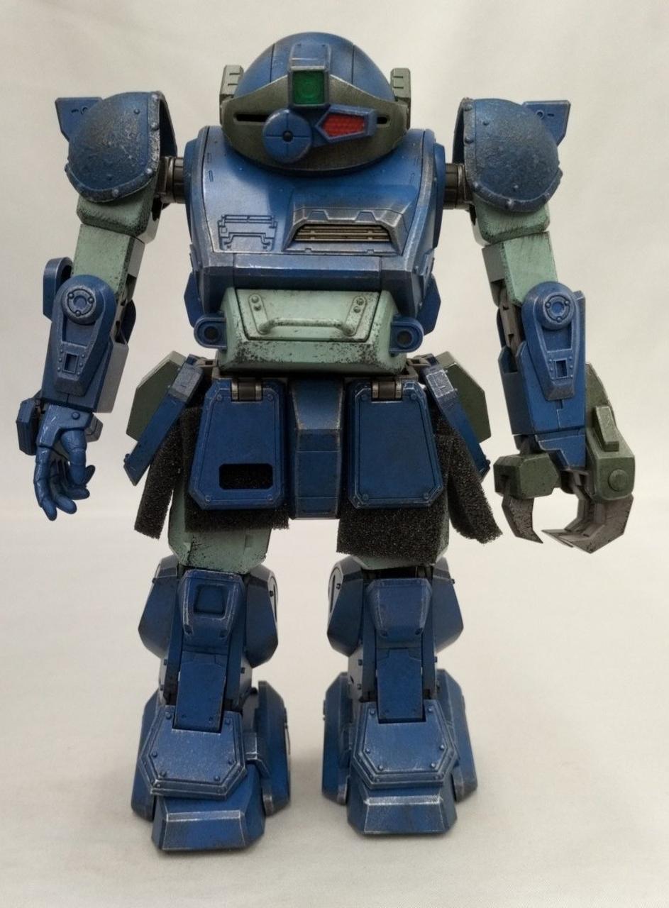 正面から見て左足が曲がってます