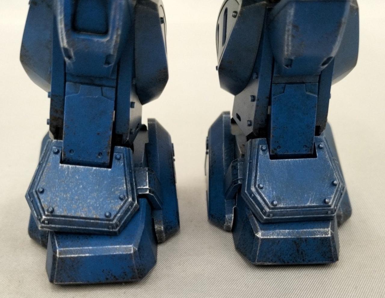 左足曲がってます