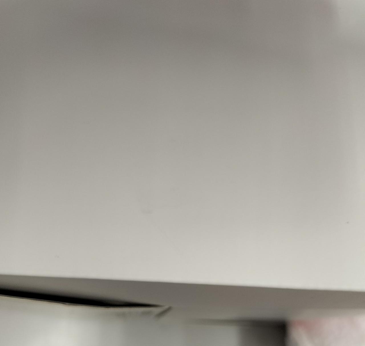 箱にダメージ有り。