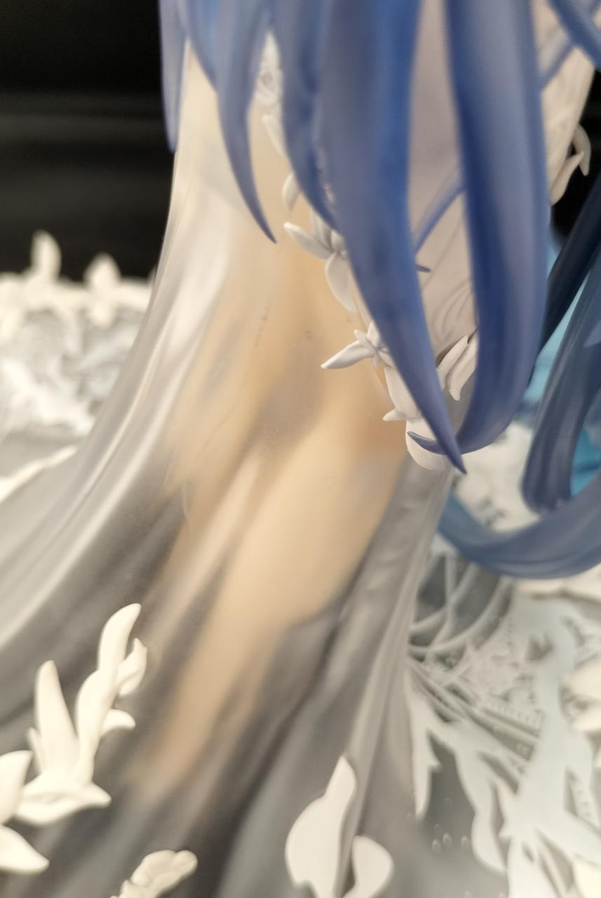 スカート内側に擦れによる色移り有り