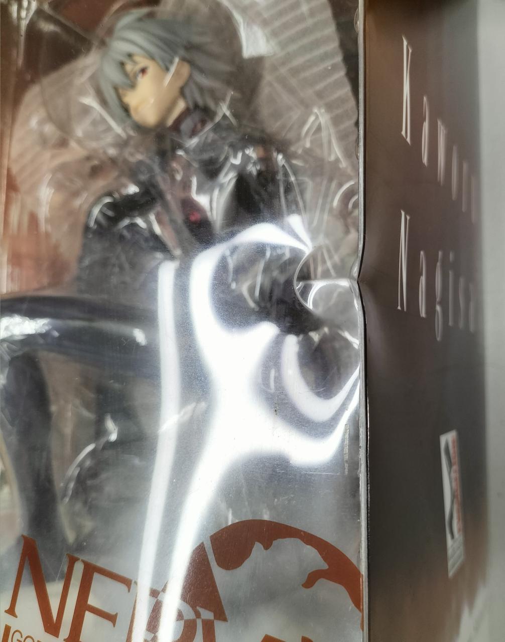 箱全体、内部にも汚れ・ダメージ有り。