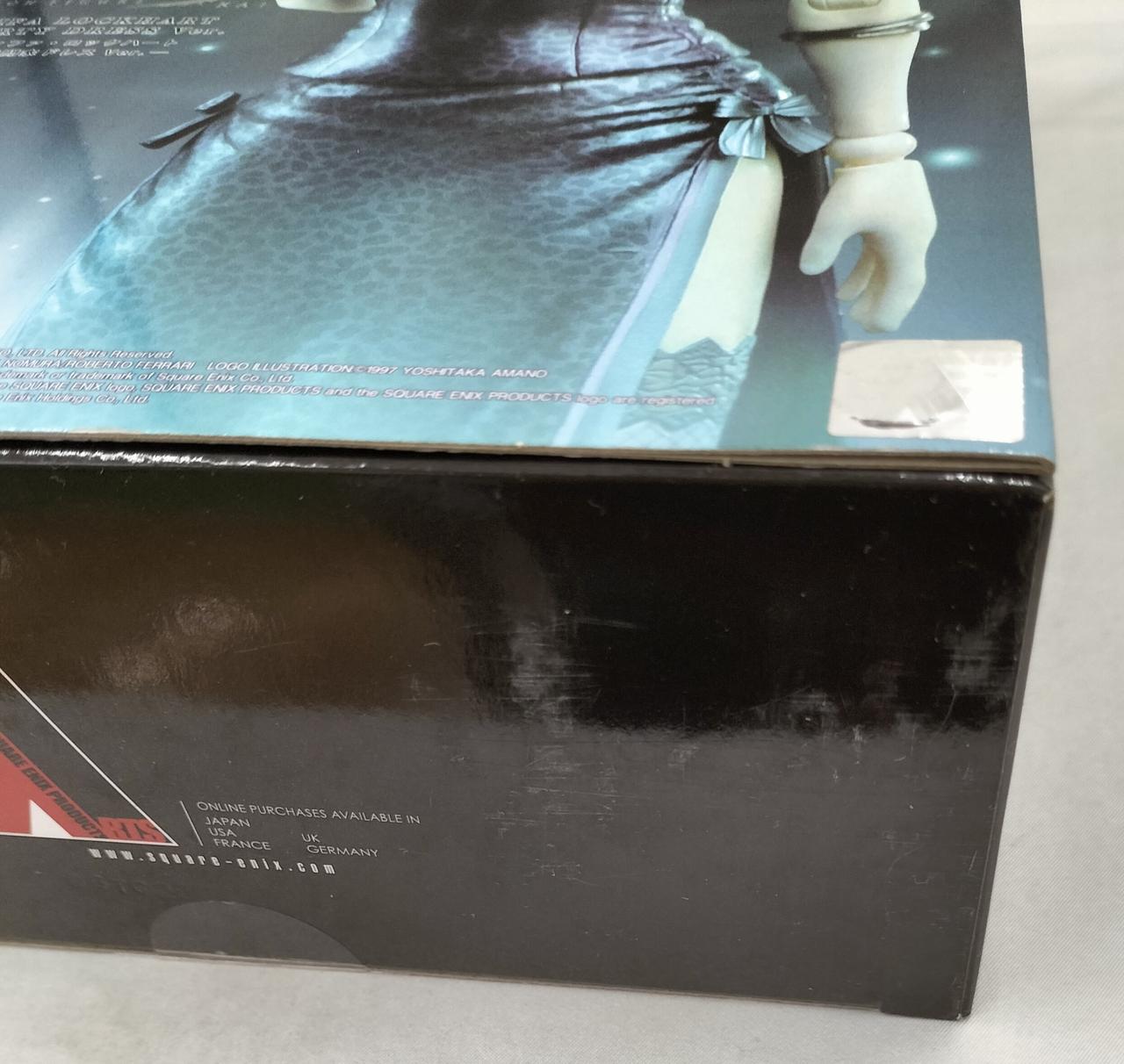 箱全体にダメージ有り。