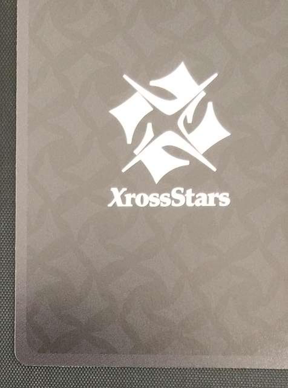 フチの裁断が荒く白欠けになっています