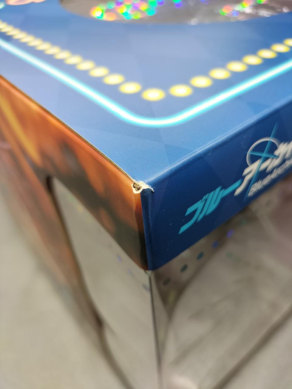 箱の角にダメージあり