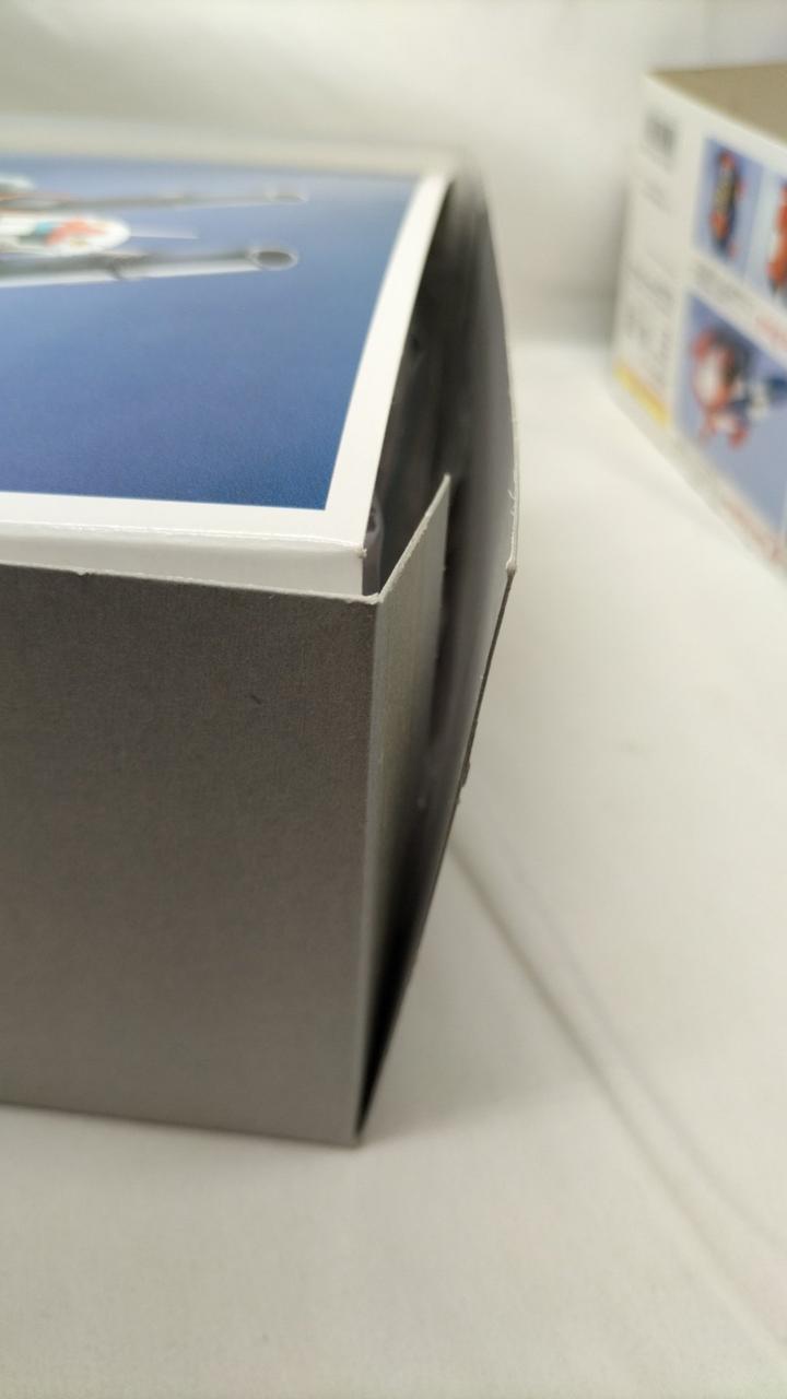 内箱一部取れかけです