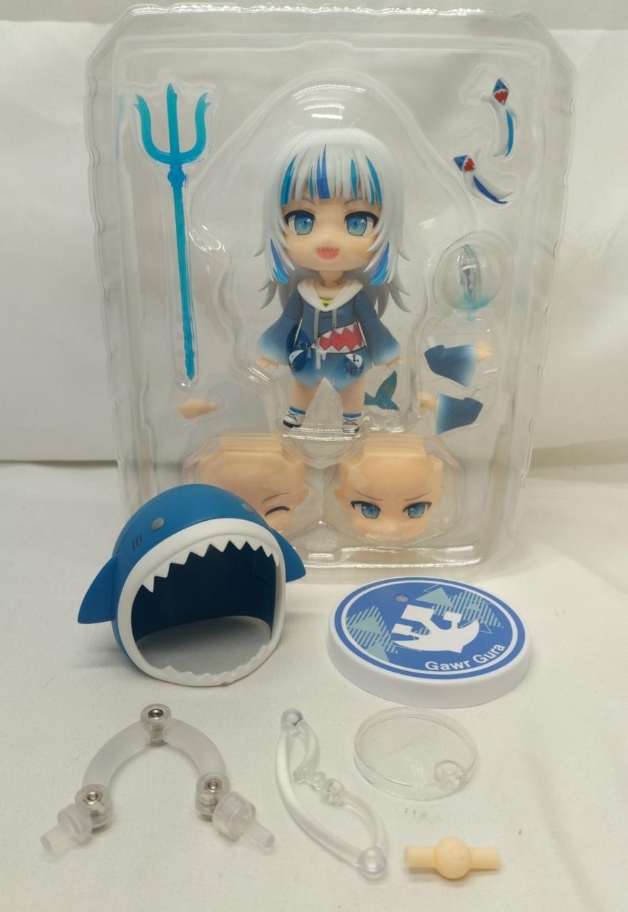 フィギュアの頭頂部キズあり