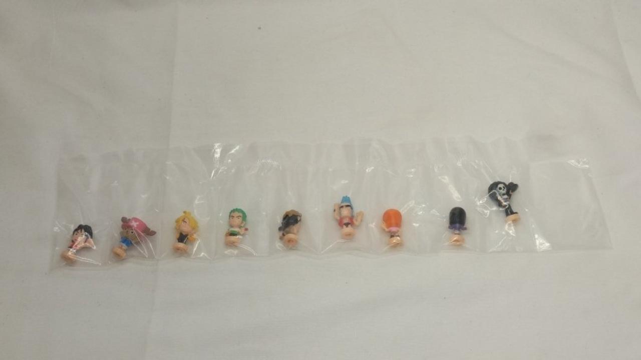 右端のラムネが入っていた箇所のみ開封
