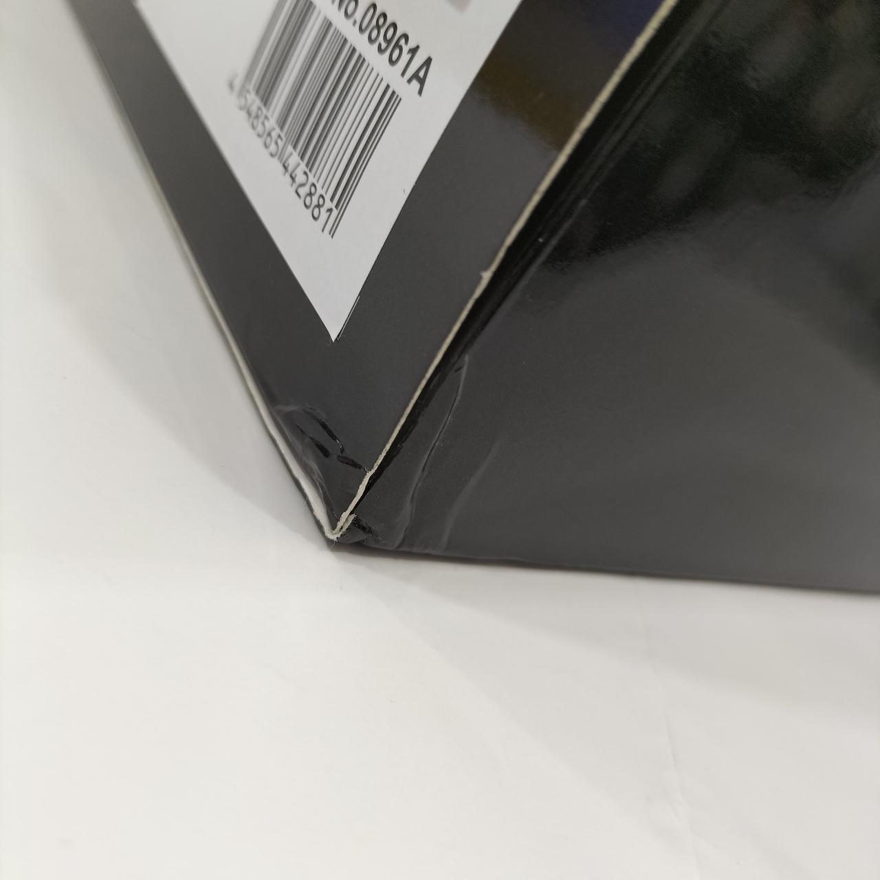 箱に傷みがあります