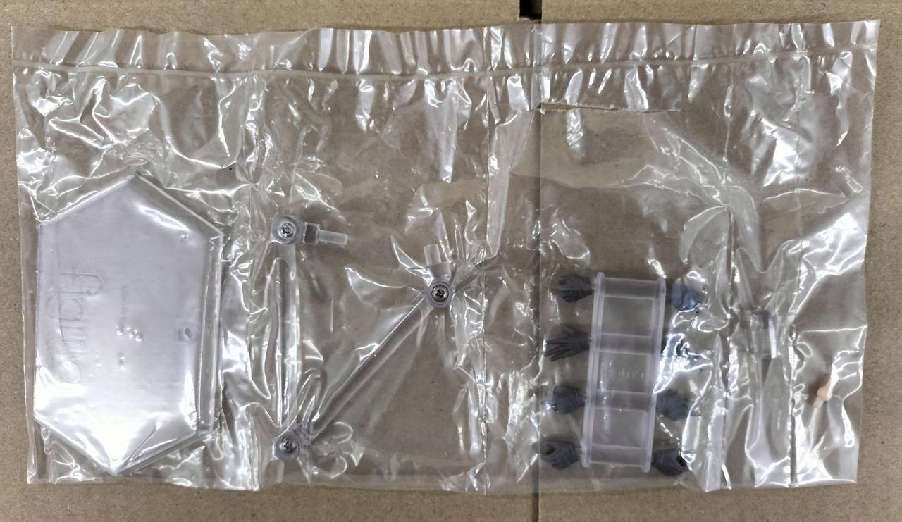 掌パーツのみ開封されています