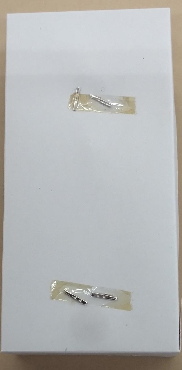 取り外した痕跡は見受けられません。