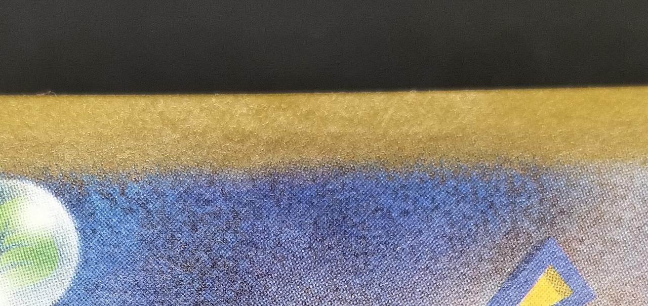 水濡れの跡の様な部分②