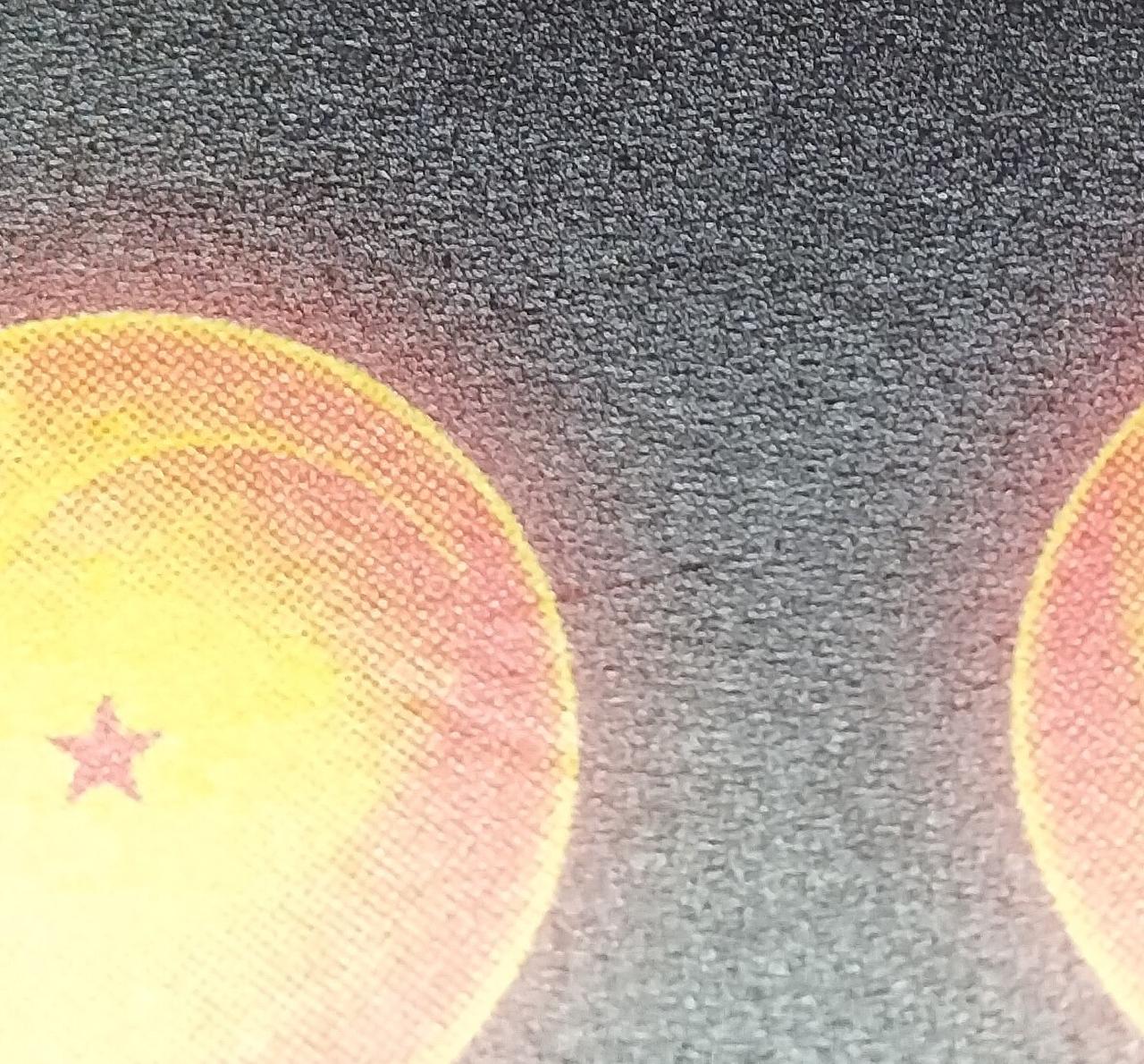 一星球の右側のキズと何かの跡