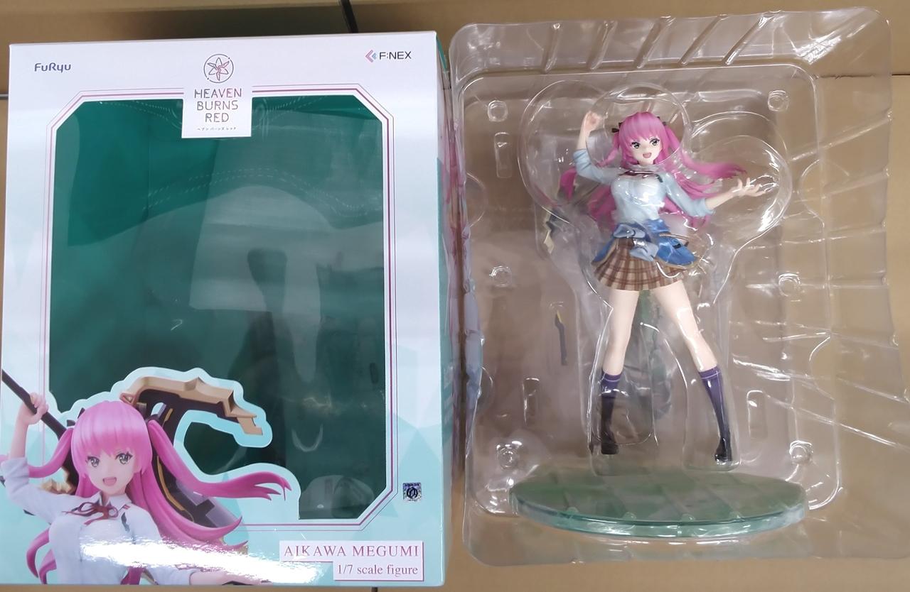 開封済み商品です。外箱にキズ有り。