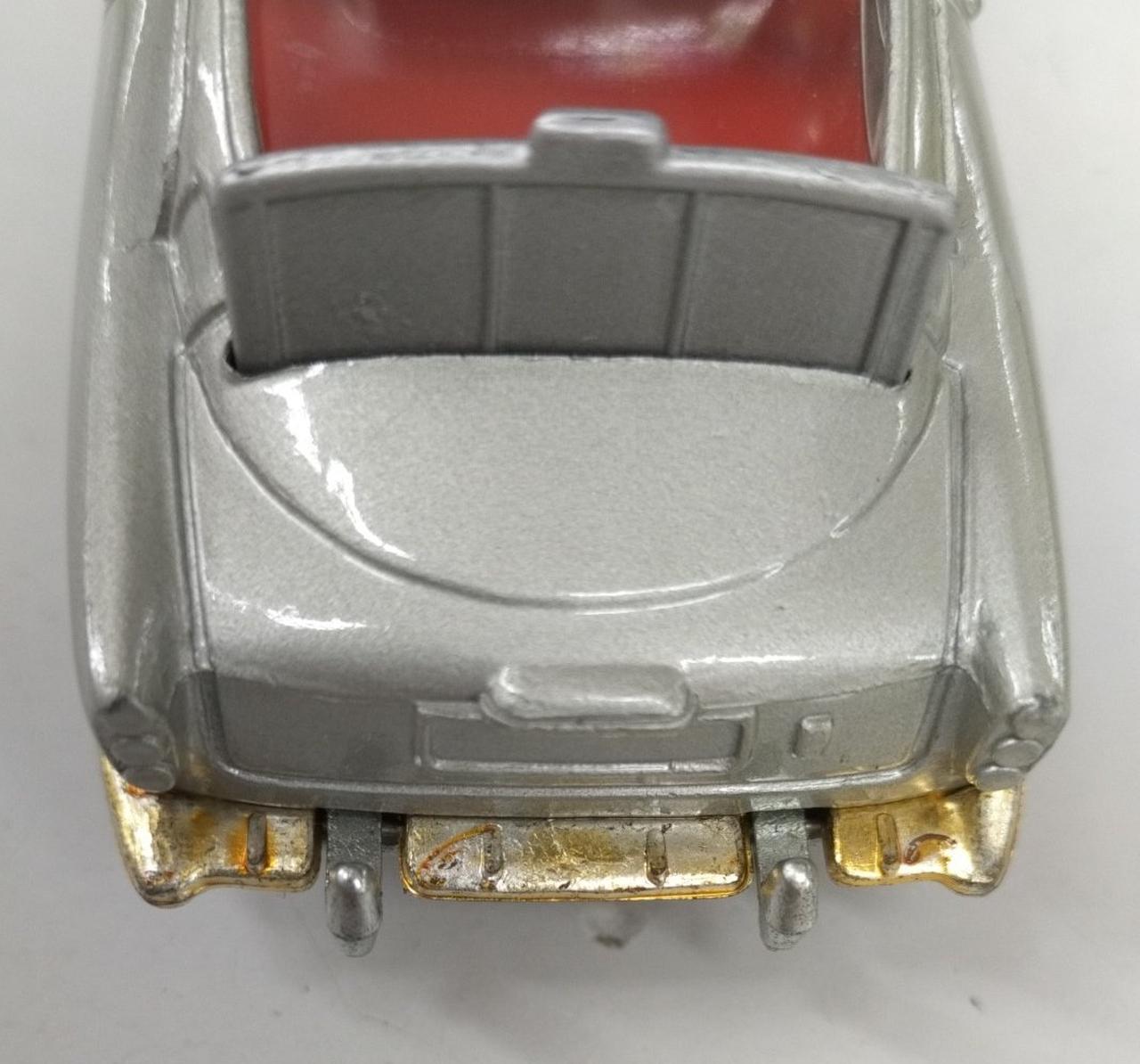 塗装剥がれ・金属劣化あり