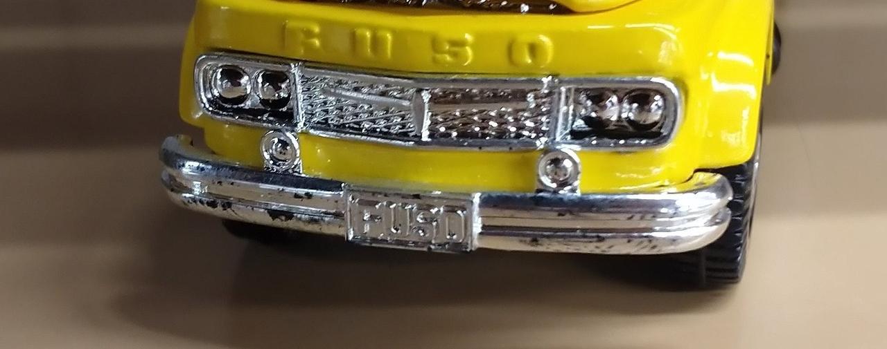 フロントスポイラー塗装剥がれあり