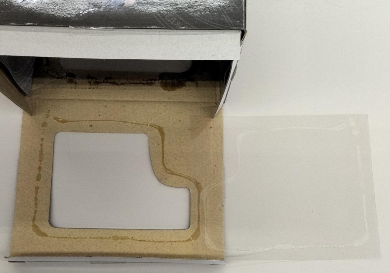 ブリスター剥がれあり