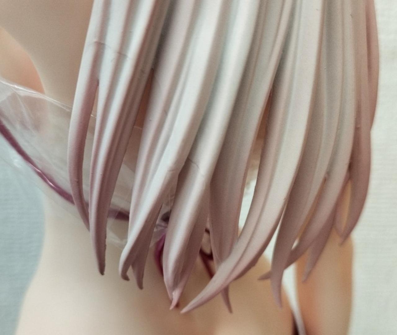 髪に塗装割れ？の様な跡あり