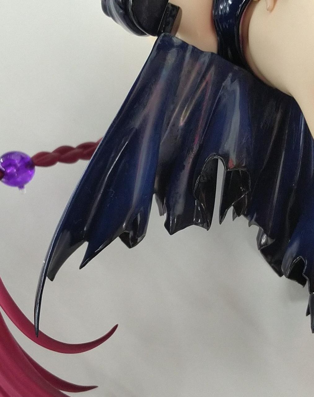 白色に劣化・色落ちあり