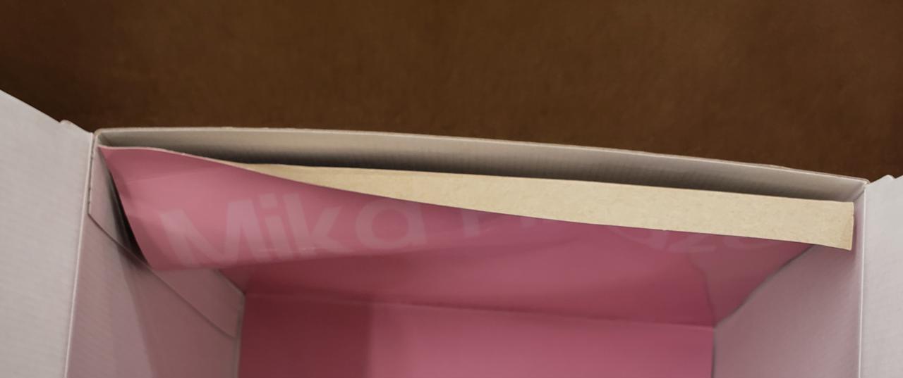 台紙が折れています。