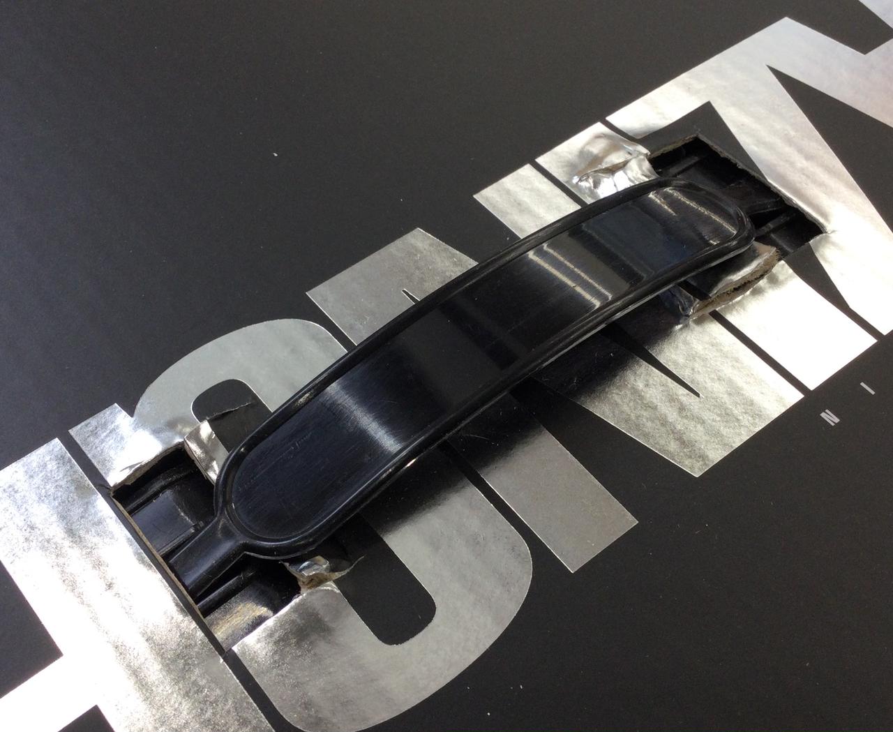 箱に破れがあります