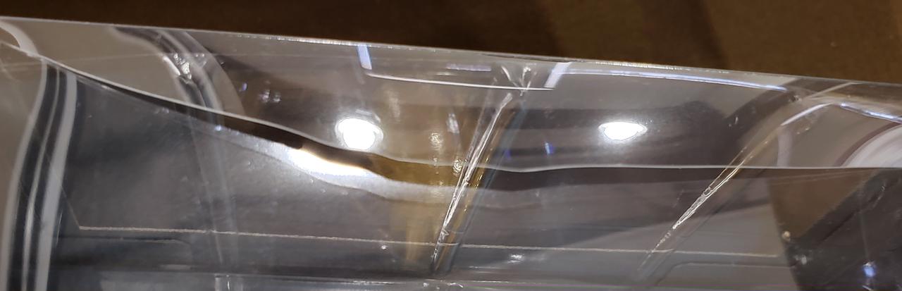 ブリスタに破損があります。