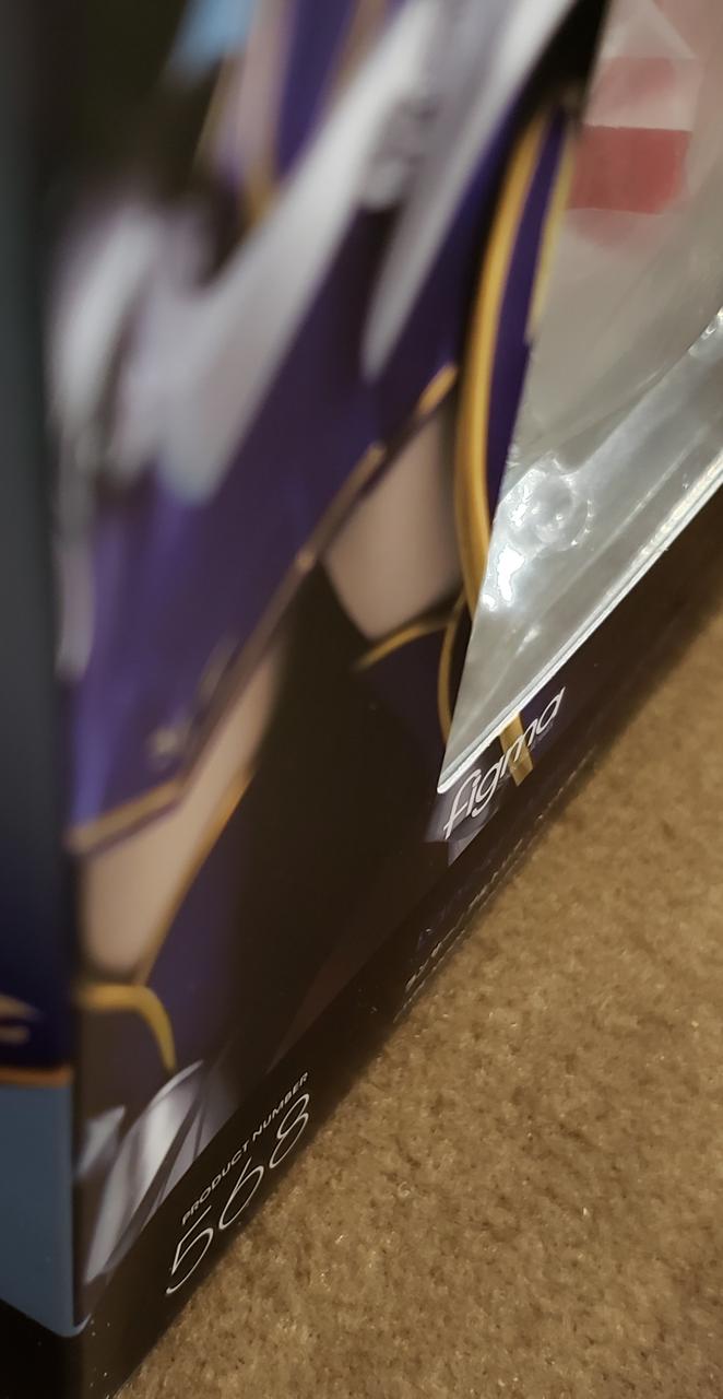 へこんでいます。