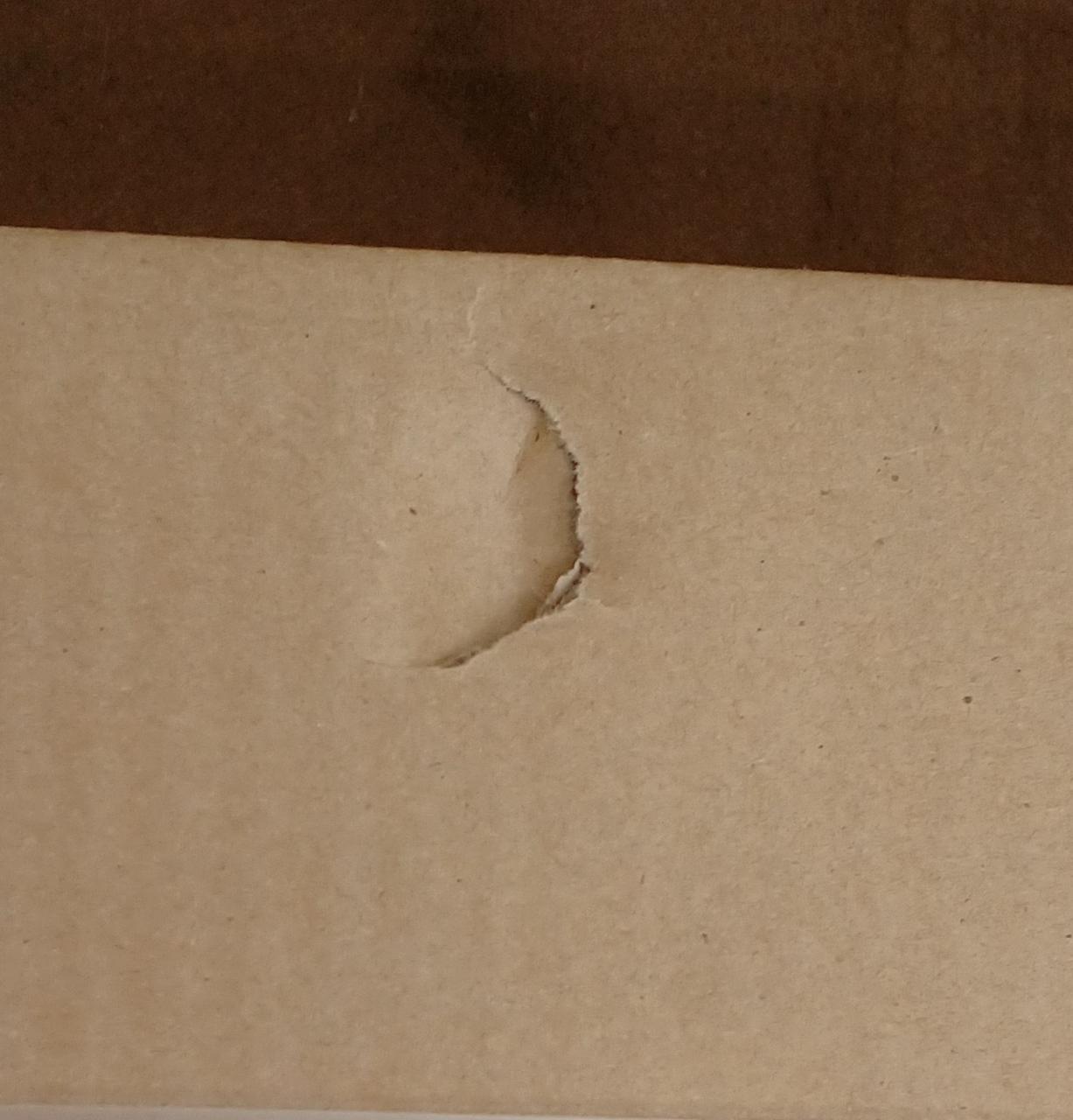 へこんでいます。