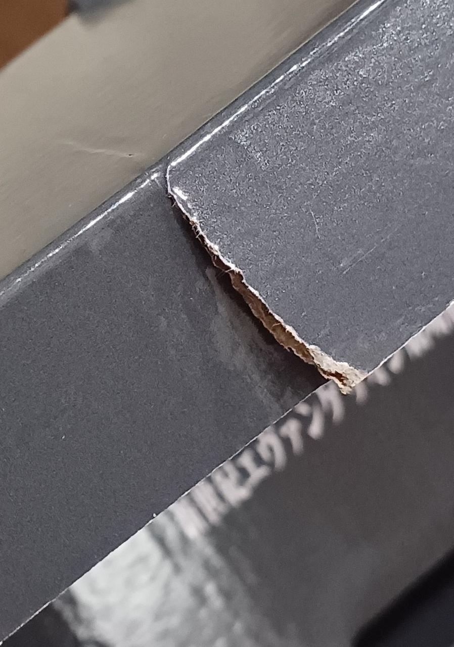 破れています。