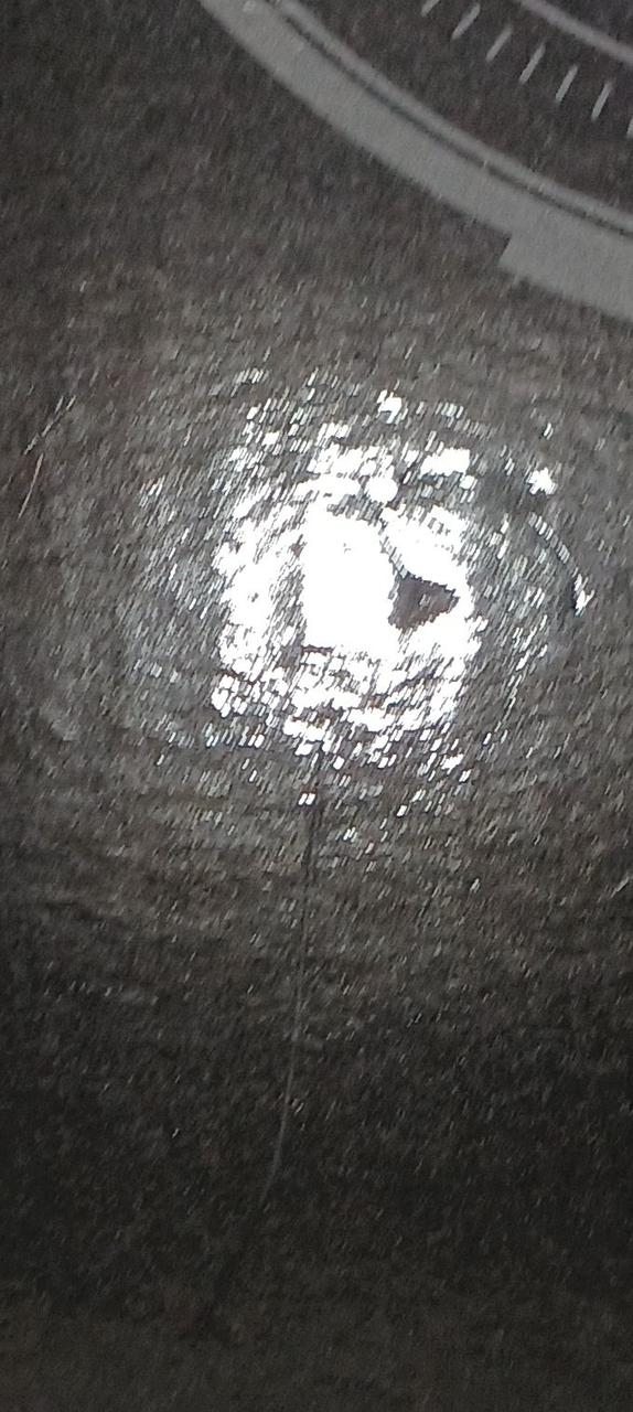 キズがあります。