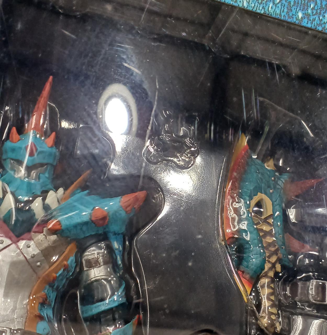 フィルムに全体的にキズがあります。