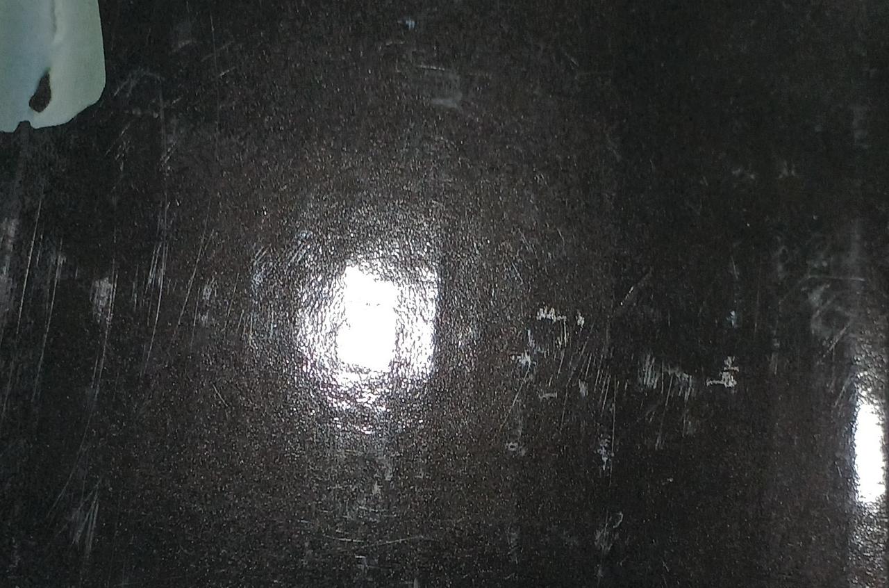 キズがあります。