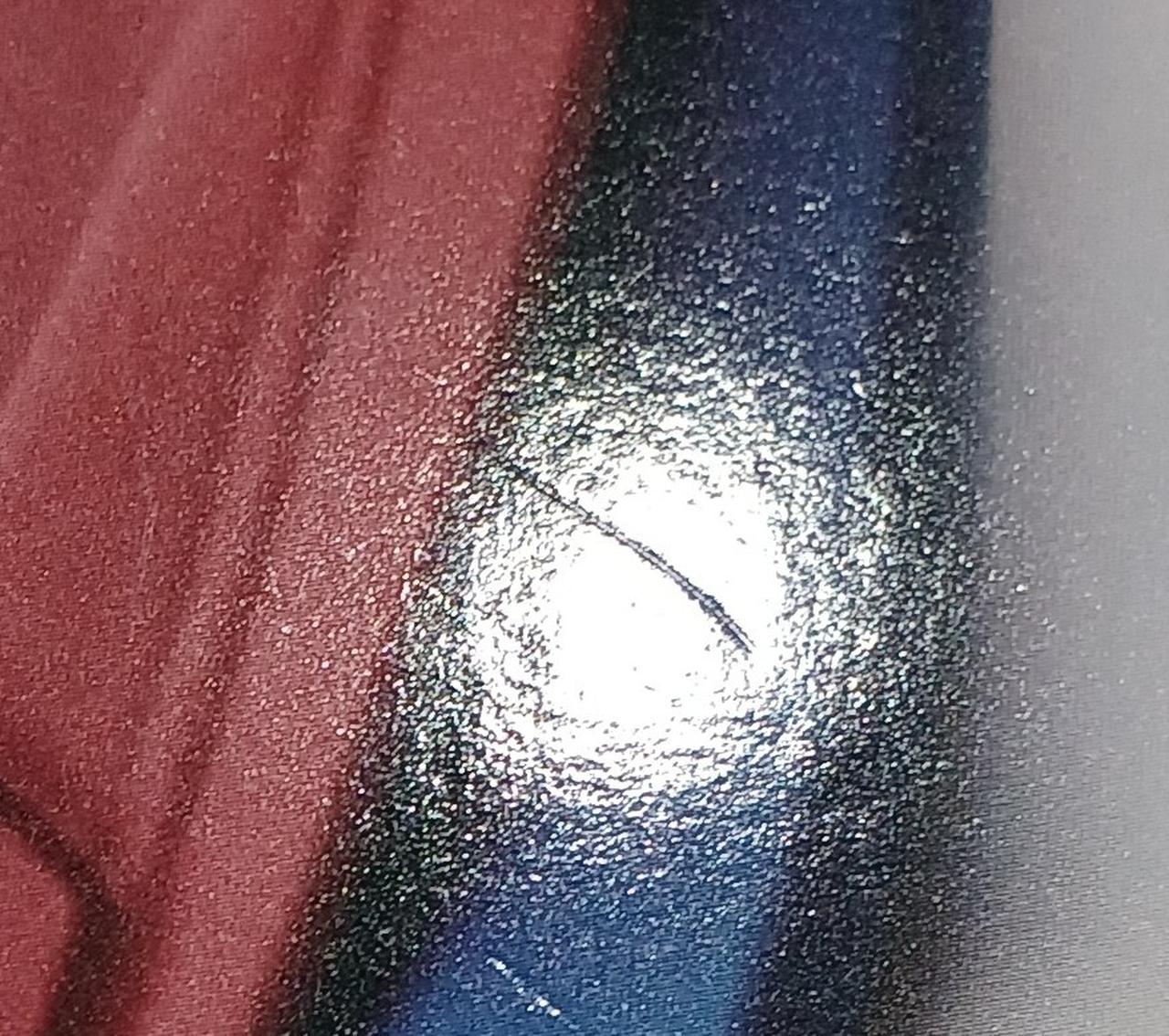 キズがあります。