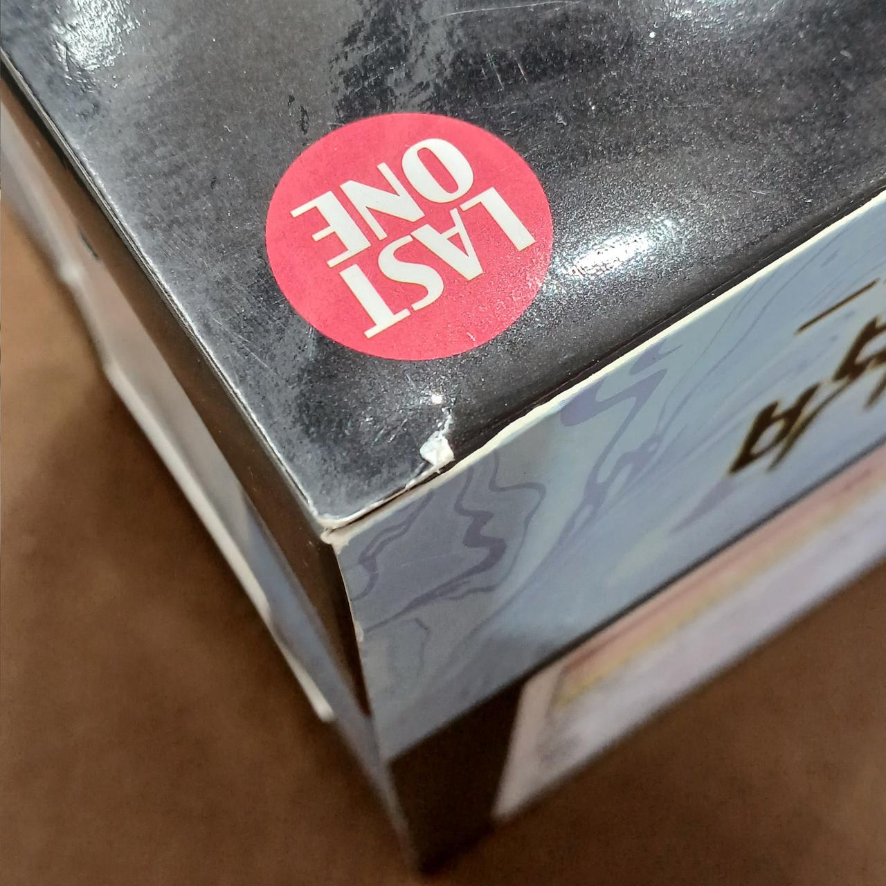 箱に破れがあります