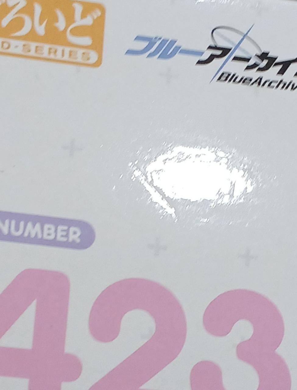 キズがあります。