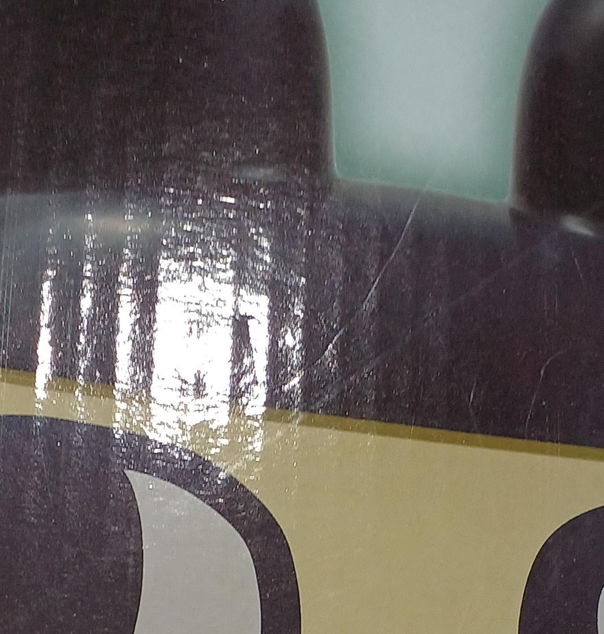 キズがあります。