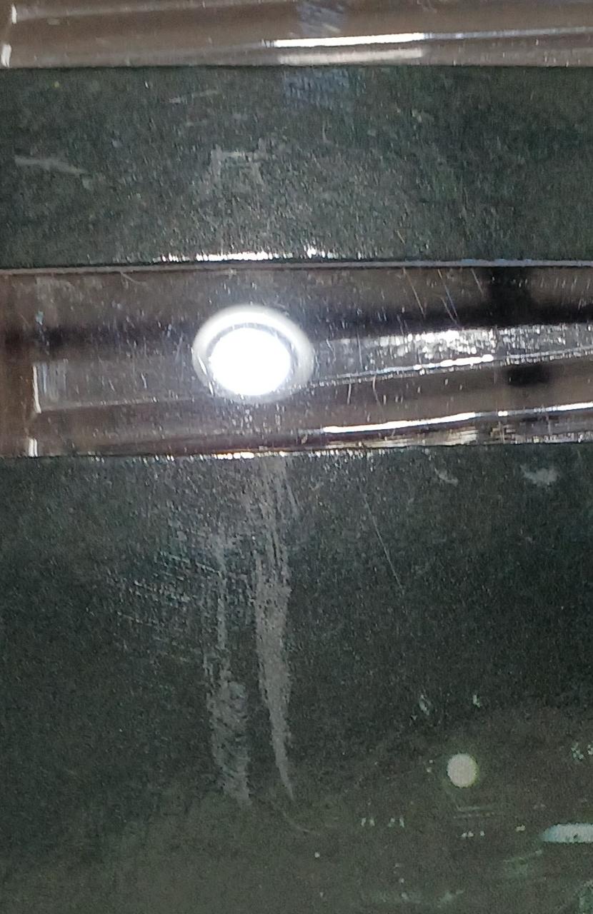 キズがあります。