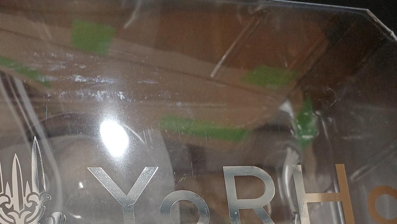 フィルムにキズがあります。