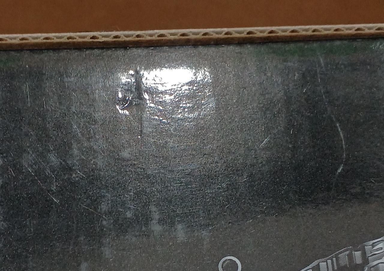 傷み、キズがあります。