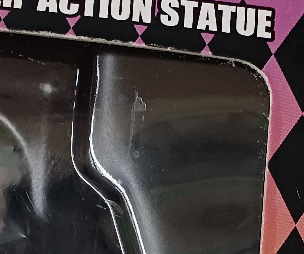 テープ跡があります。